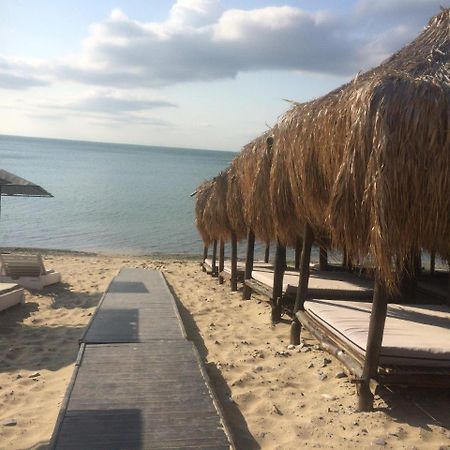 Menada Dawn Park Apartment Pantai Sunny Bagian luar foto