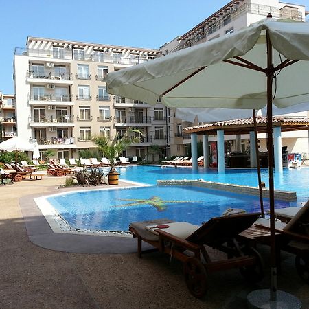 Menada Dawn Park Apartment Pantai Sunny Bagian luar foto