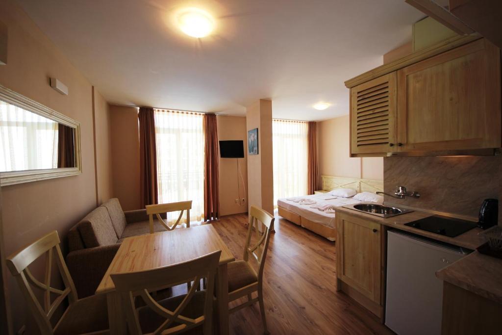 Menada Dawn Park Apartment Pantai Sunny Ruang foto