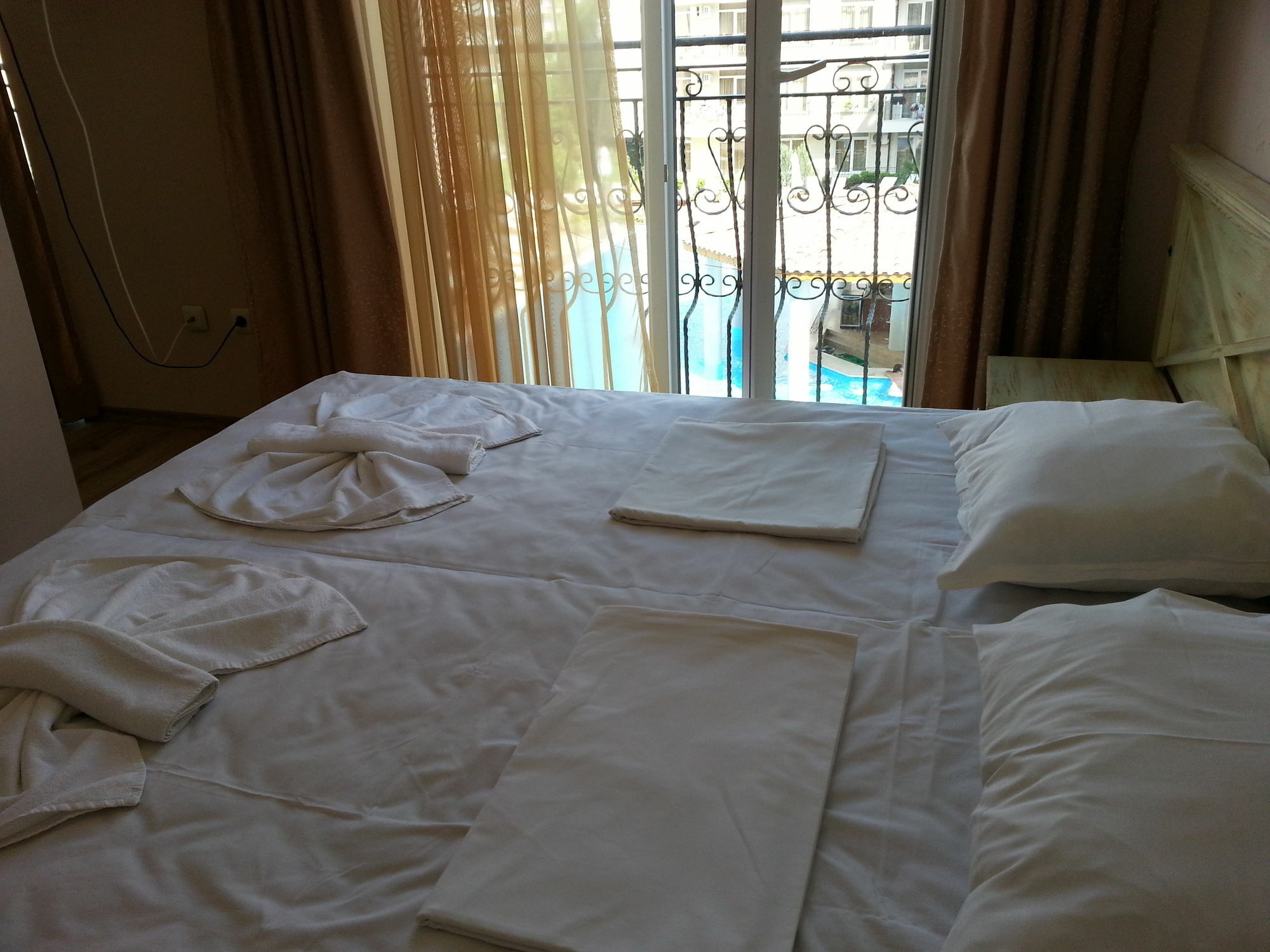 Menada Dawn Park Apartment Pantai Sunny Bagian luar foto