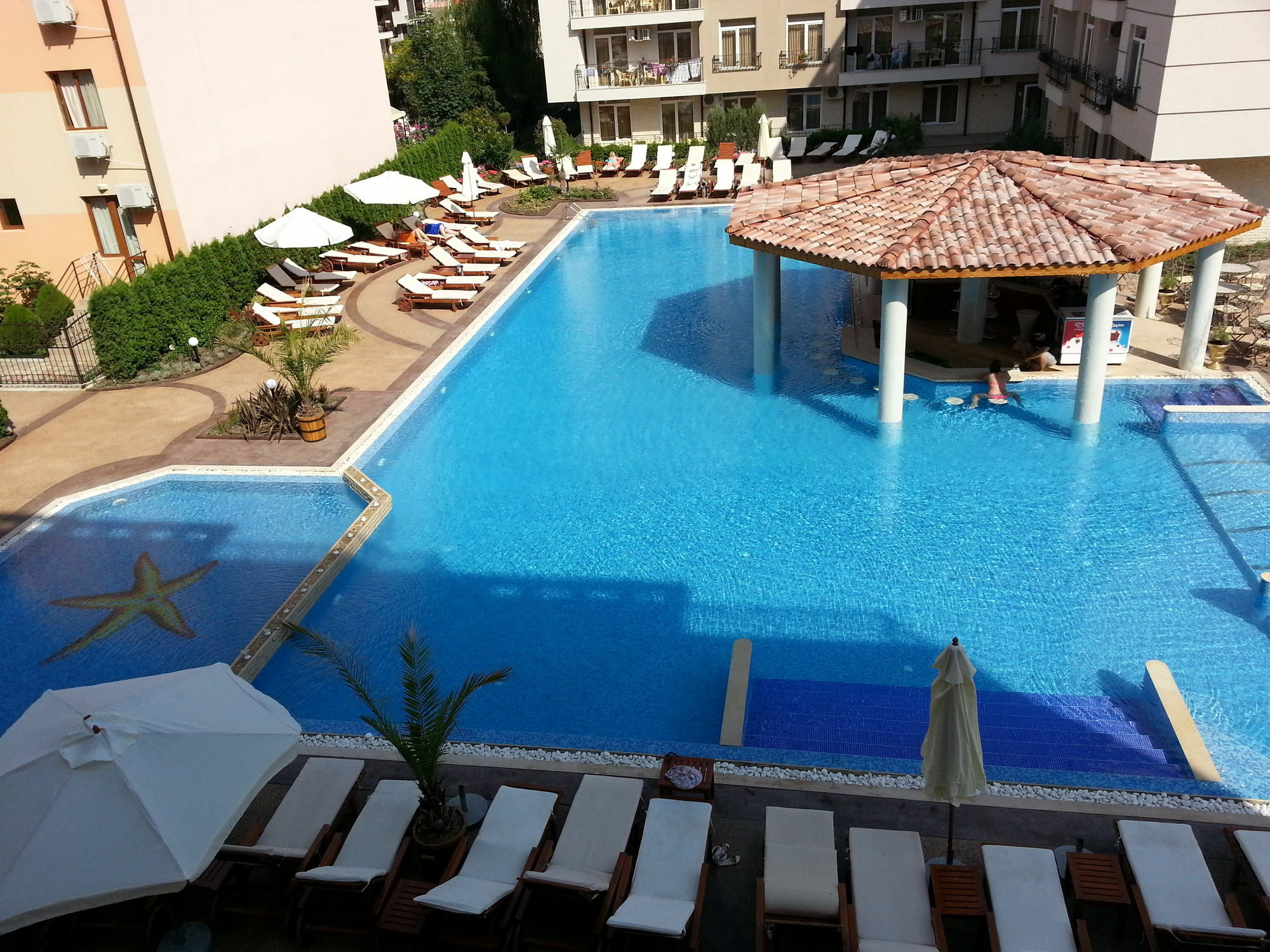 Menada Dawn Park Apartment Pantai Sunny Bagian luar foto