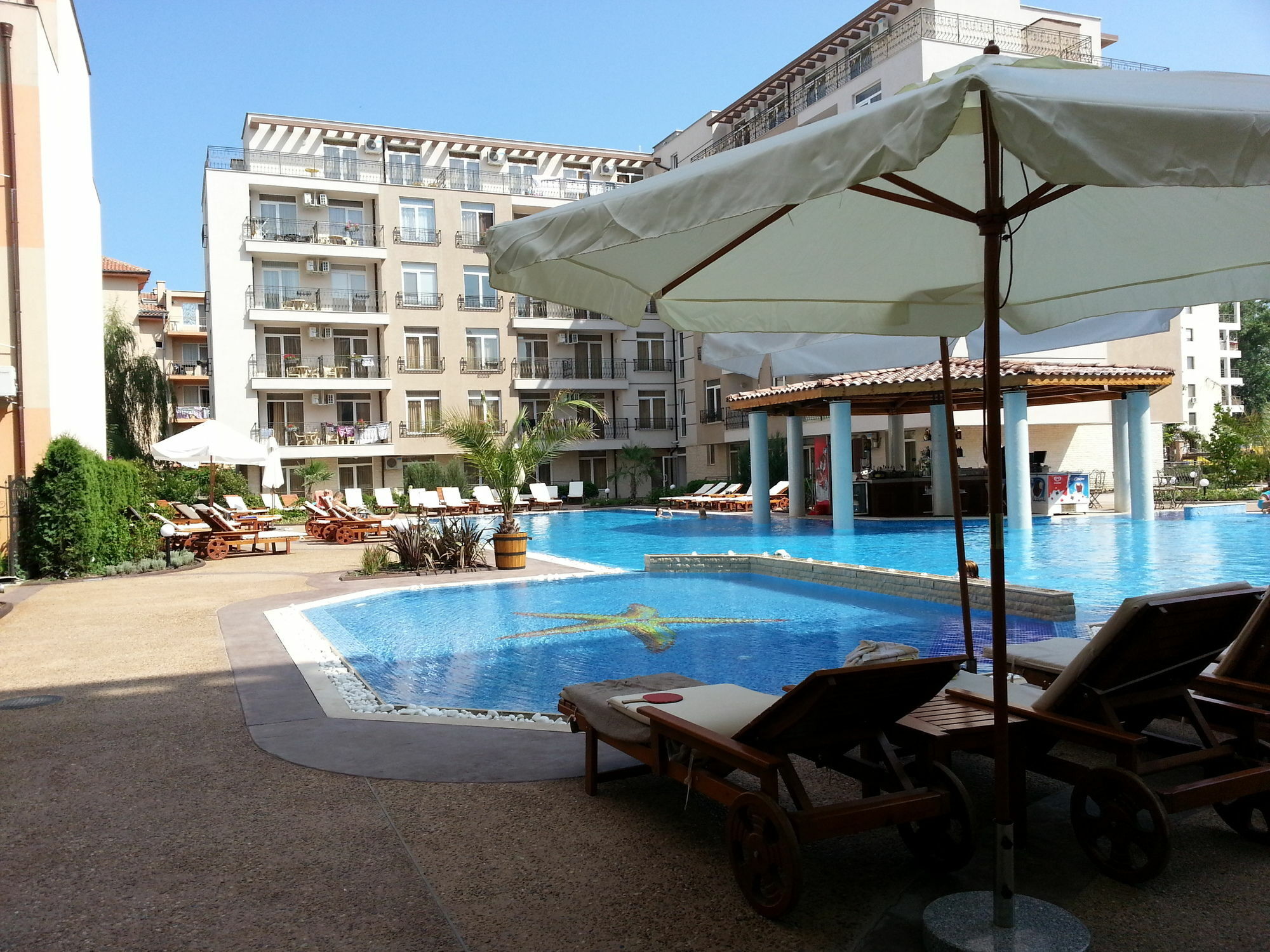 Menada Dawn Park Apartment Pantai Sunny Bagian luar foto