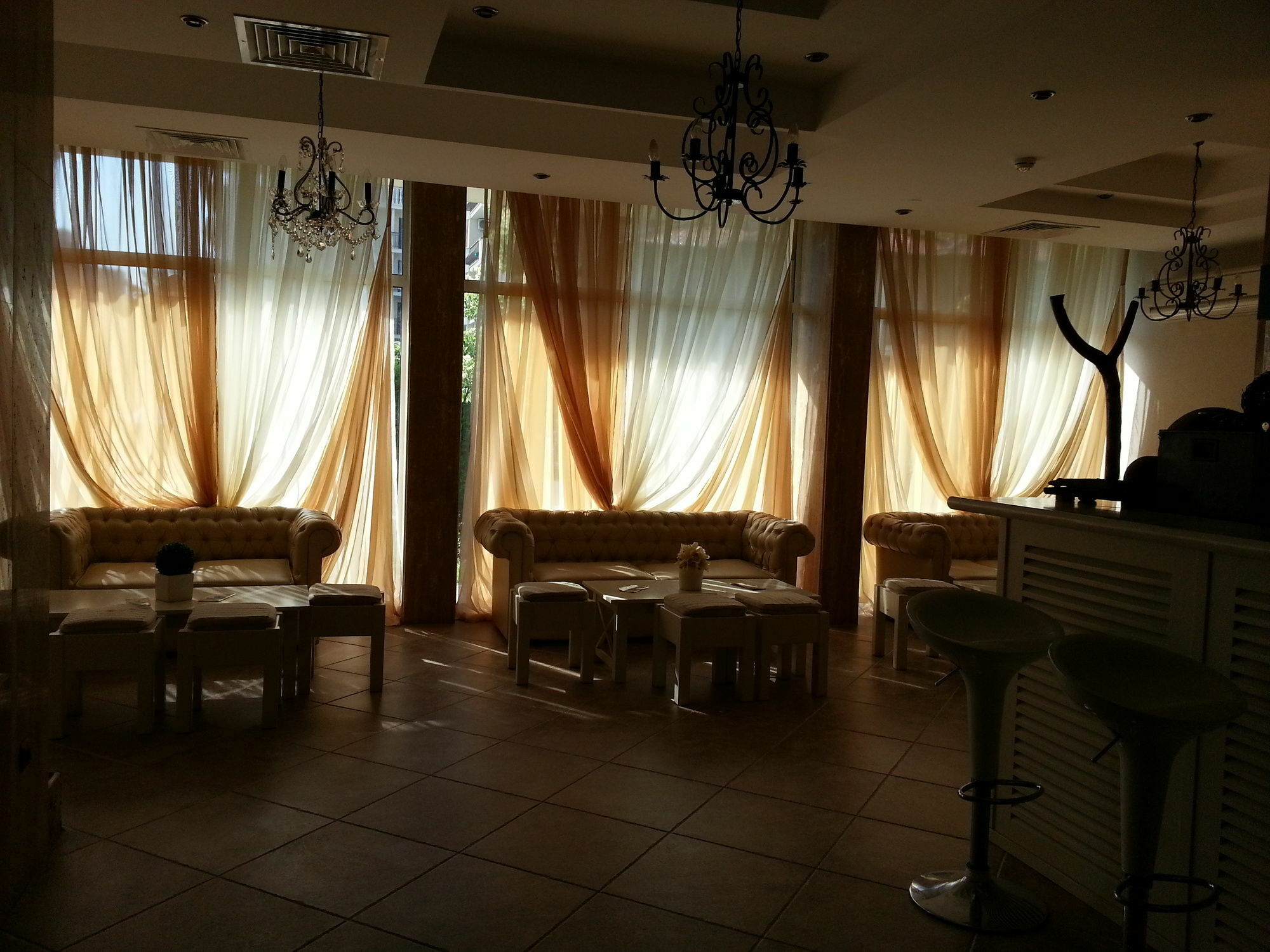 Menada Dawn Park Apartment Pantai Sunny Bagian luar foto